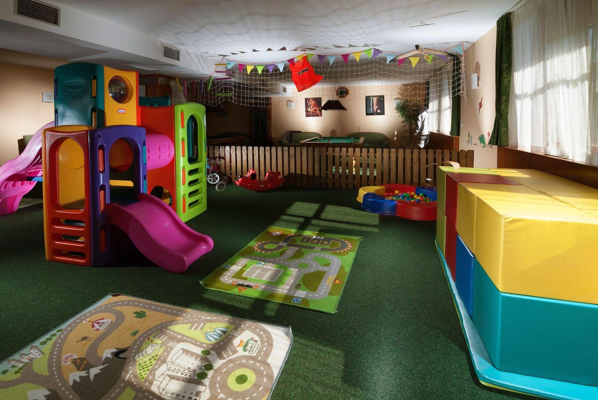Hotel Vz Bedrichov Špindlerŭv Mlýn Luaran gambar
